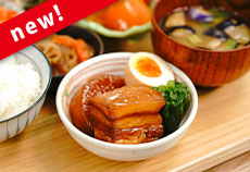 「やまと豚角煮」と「しらすとわかめの酢の物」と「れんこん金平」