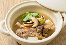 肉がホロホロ「やまと豚スペアリブと秋野菜のスープ」